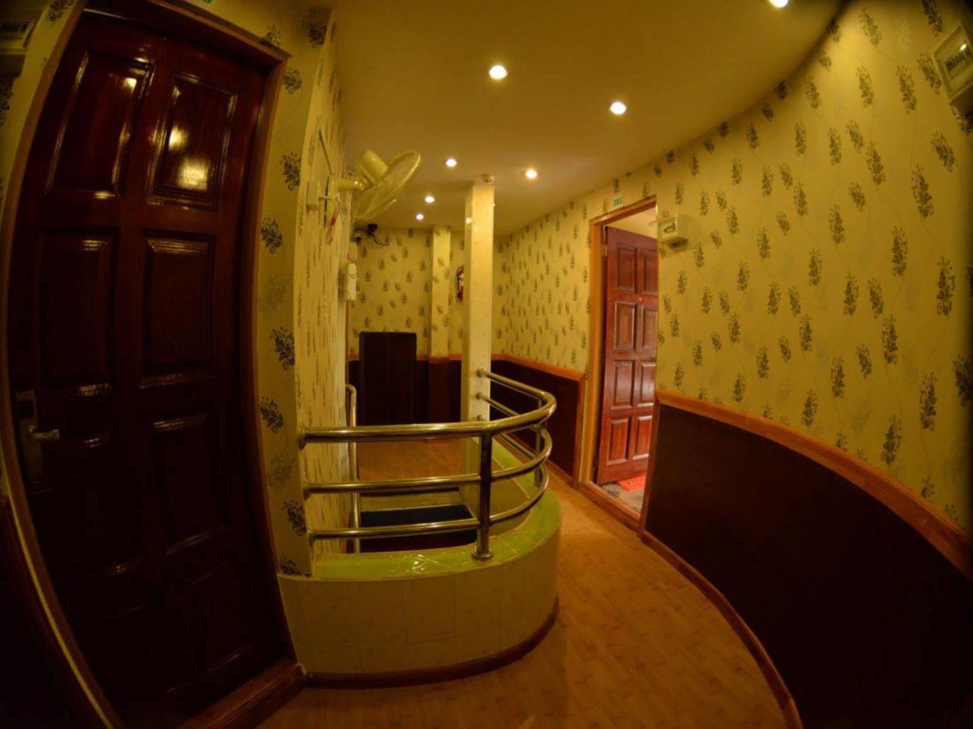 New Golden Forward Hotel Rangum Exterior foto